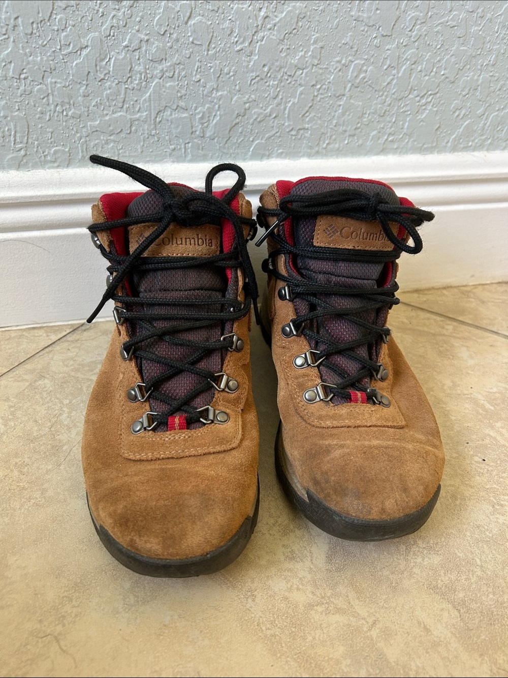 Columbia Women Brown Suede Lace-Up Hiking Boots with Black Laces and Red Accents